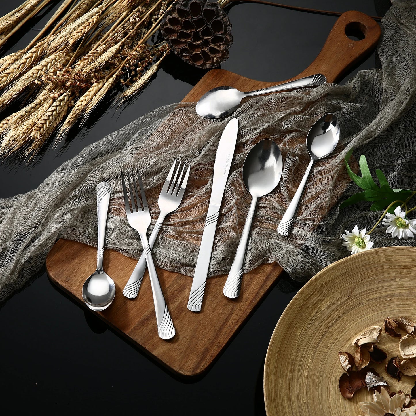 HANSMART 48-Piece Stainless Steel Flatware Set Service for 8 Silver Cutlery Set Silverware Set Kitchen Tableware Utensils Set with 16 Teaspoons Spoons Forks Knives Dinner Cutlery Silverware Sets