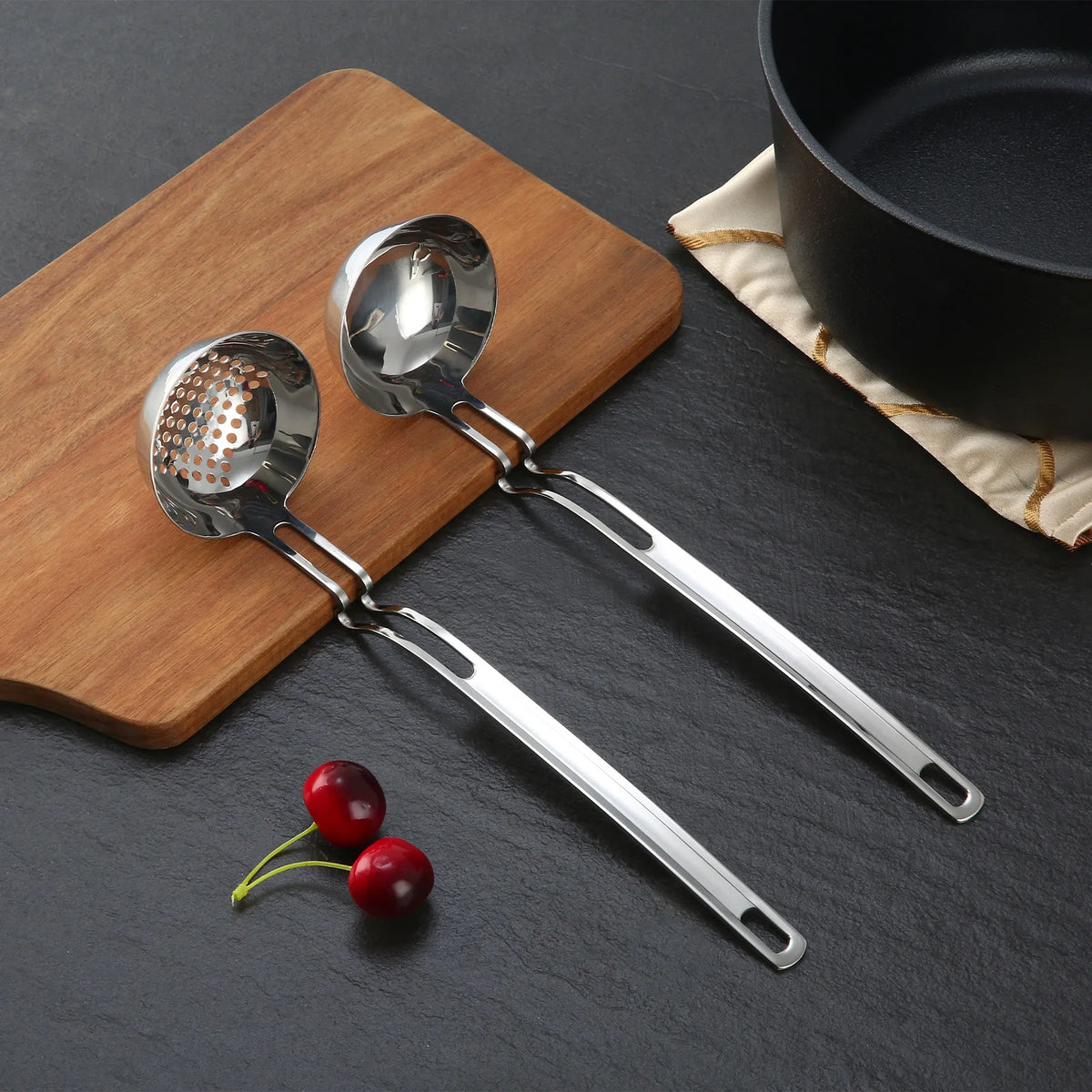 KitchenTrend 2Pcs Stainless Steel Ladle & Skimmer Set, Large Capacity Hanging Hook Design Mirror Polished Soup Strainer Spoon for Home Hotpot Kitchen Cooking