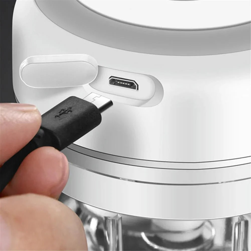 250ML Electric Garlic Chopper USB Charging Ginger Masher Sturdy Durable Chili Vegetable Crusher Kitchen Tool for Home Daily Cooking Restaurant Sauce Making Gadget Easy Use Compact Small Size for Women Men Family Friend Housew